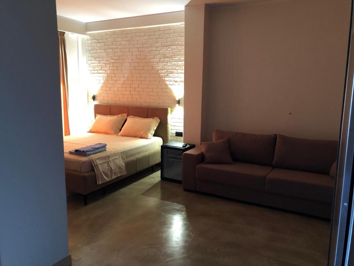 Ritson Hotel Vlorë エクステリア 写真
