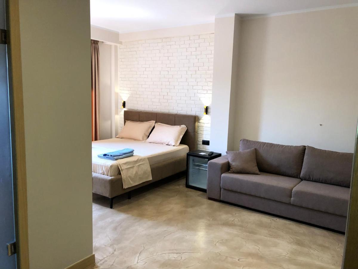 Ritson Hotel Vlorë エクステリア 写真