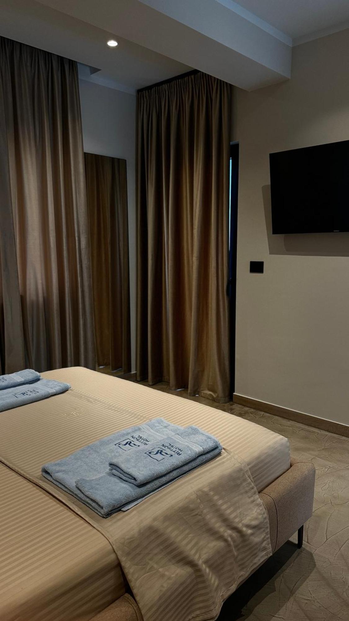 Ritson Hotel Vlorë エクステリア 写真