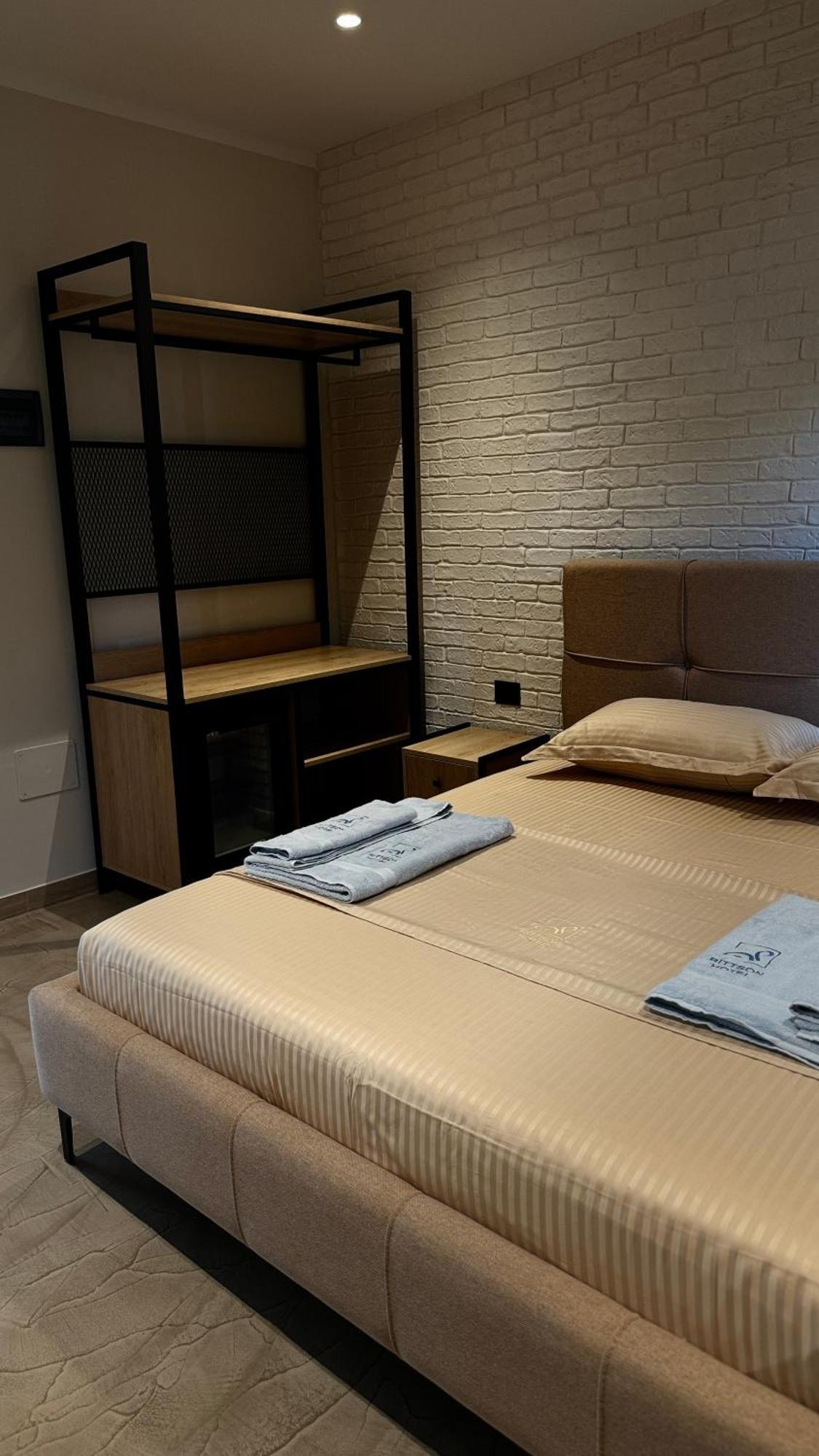 Ritson Hotel Vlorë エクステリア 写真