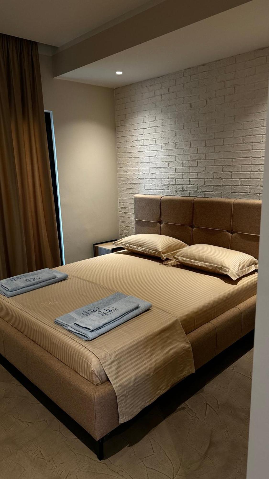 Ritson Hotel Vlorë エクステリア 写真